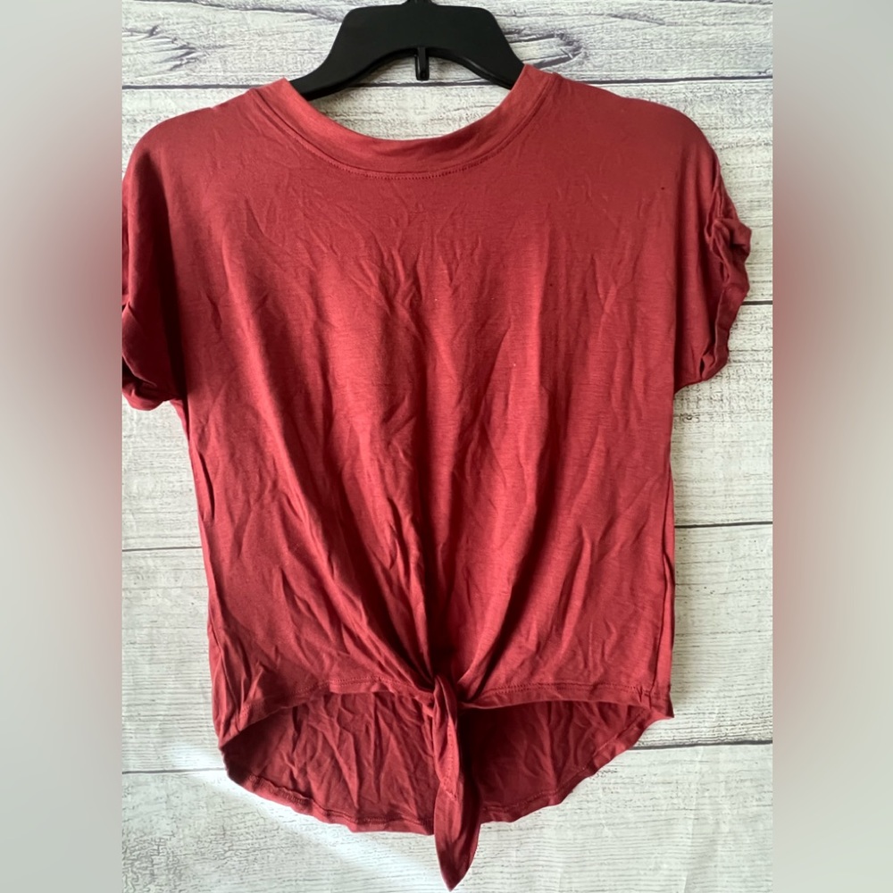 Front knot tee